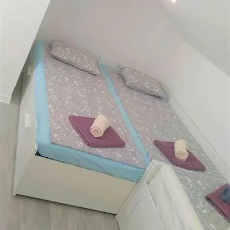 Piranart Boutique & بيران