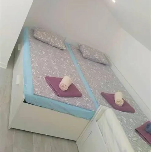 Piranart Boutique & Πιράν